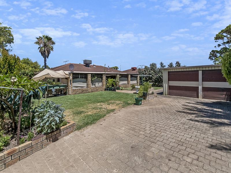 2 Windale Place, Cooloongup WA 6168