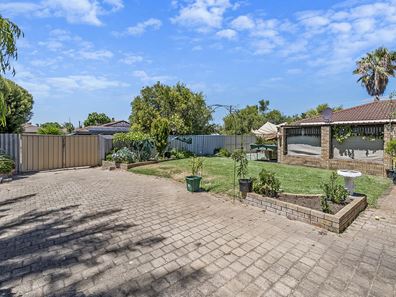 2 Windale Place, Cooloongup WA 6168