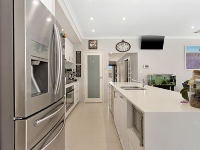 4 Larkfield Ridge, Baldivis WA 6171