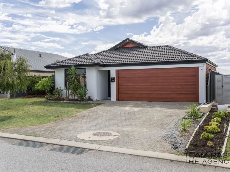 12 Featherleaf Elbow, Banksia Grove