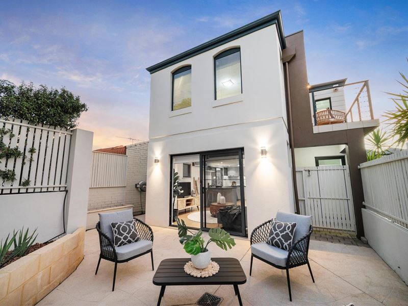 2/7 Waterloo Street, Joondanna