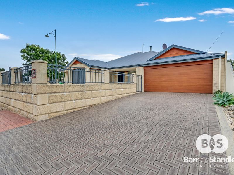 17 Lakeside Drive, College Grove