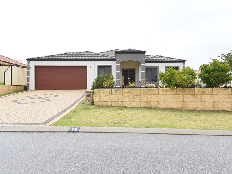 19 Gunnamatta Loop, Clarkson