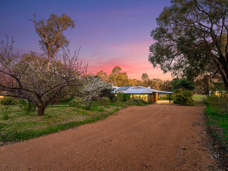 660 Houston Street, Sawyers Valley