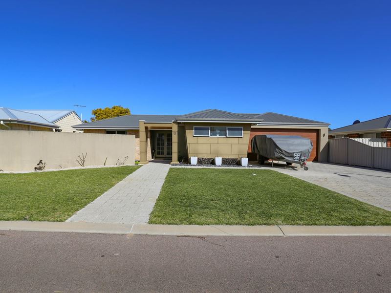 8 Woody Avenue, Castletown