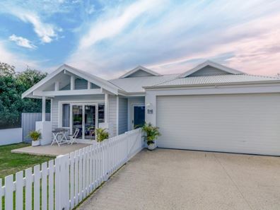 10B Cathryn Street, Halls Head WA 6210