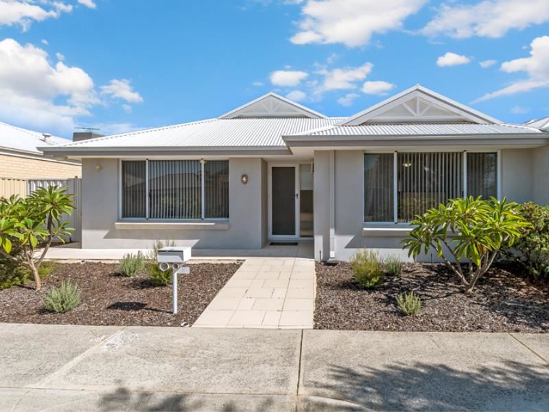 4 Lexar Bend, Shoalwater