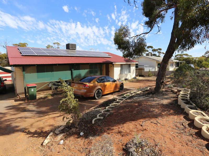 13 Nickeltown Cres, Kambalda East