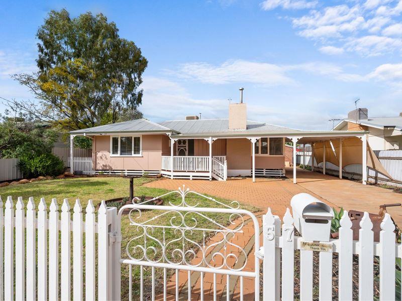 57 Eureka Street, Hannans
