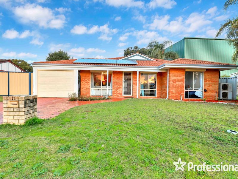 11 Cranberry Way, Kenwick WA 6107