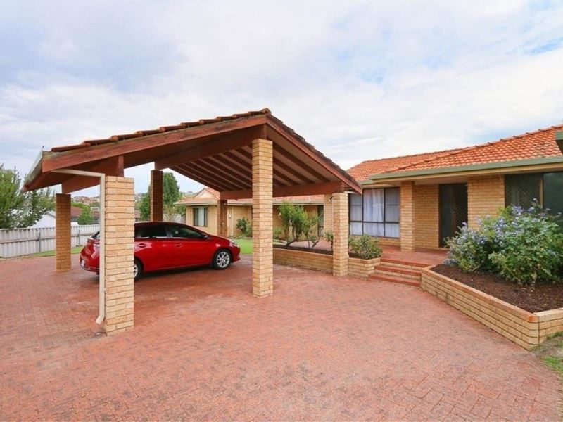 1/15 Waring Way, Kardinya