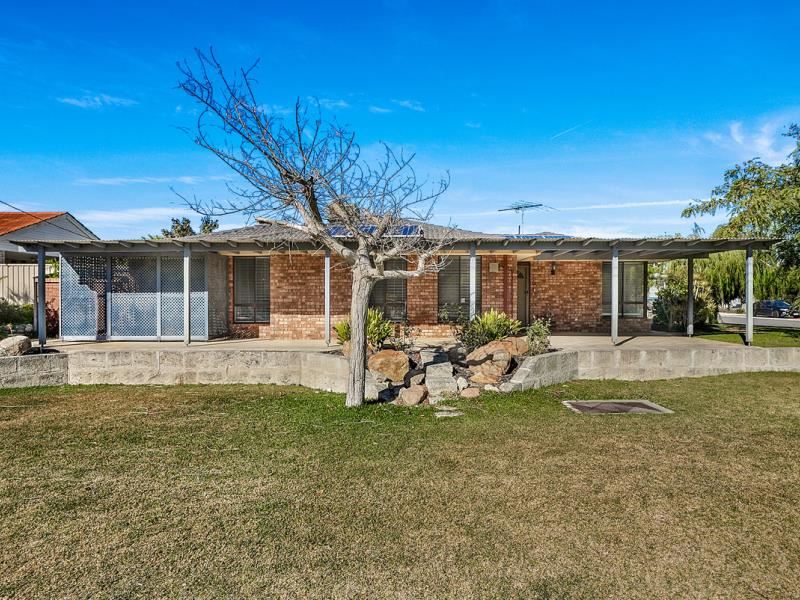 2 Ranford Way, Hillarys