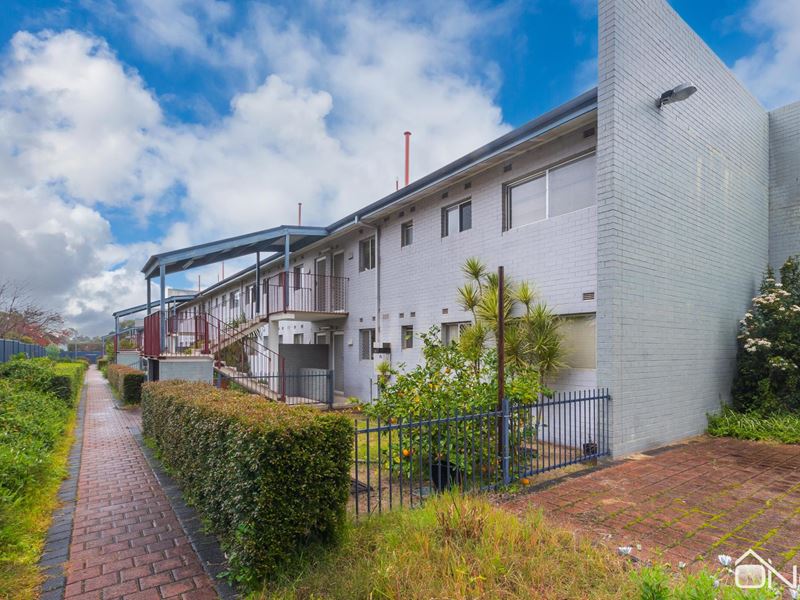 25/14 Coralie Court, Armadale