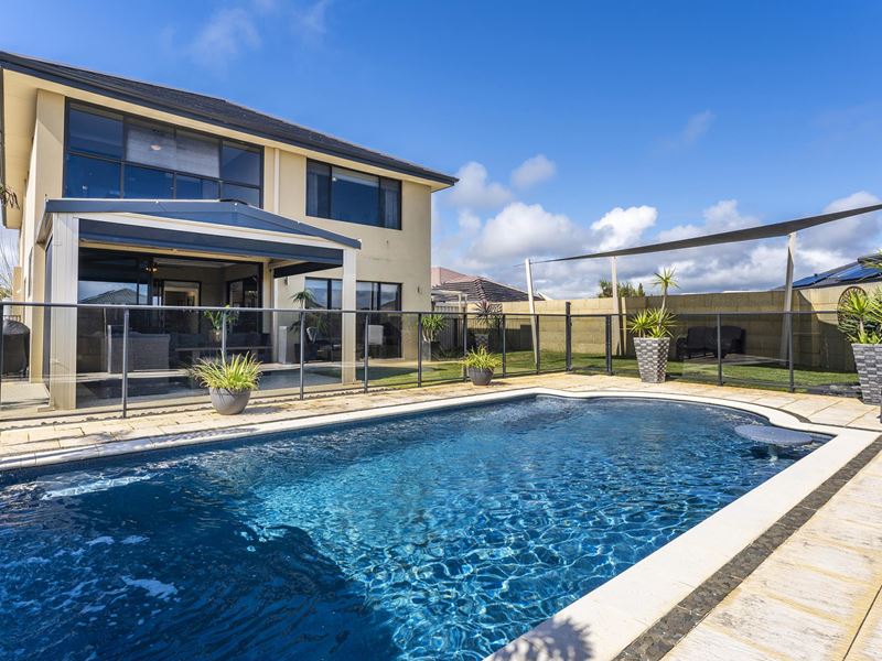 6 Barrenjoey Parkway, Secret Harbour