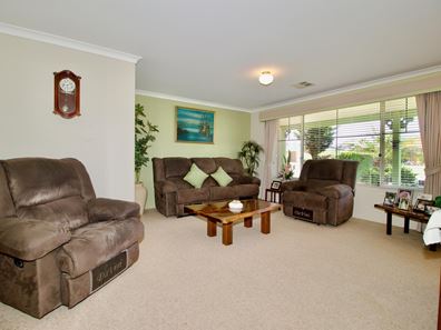 49 Gnangara Drive, Waikiki WA 6169