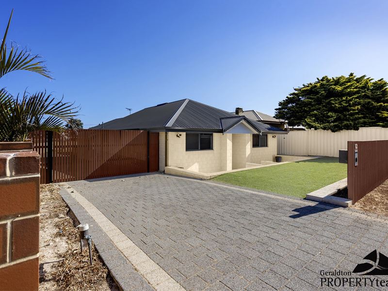 12 Stroud Street, Beachlands