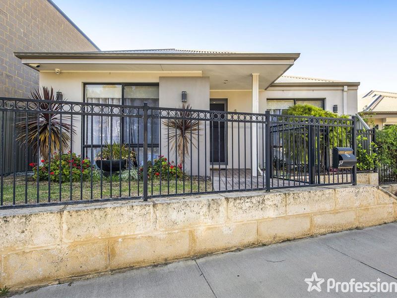 6 Grande Crescent, Success