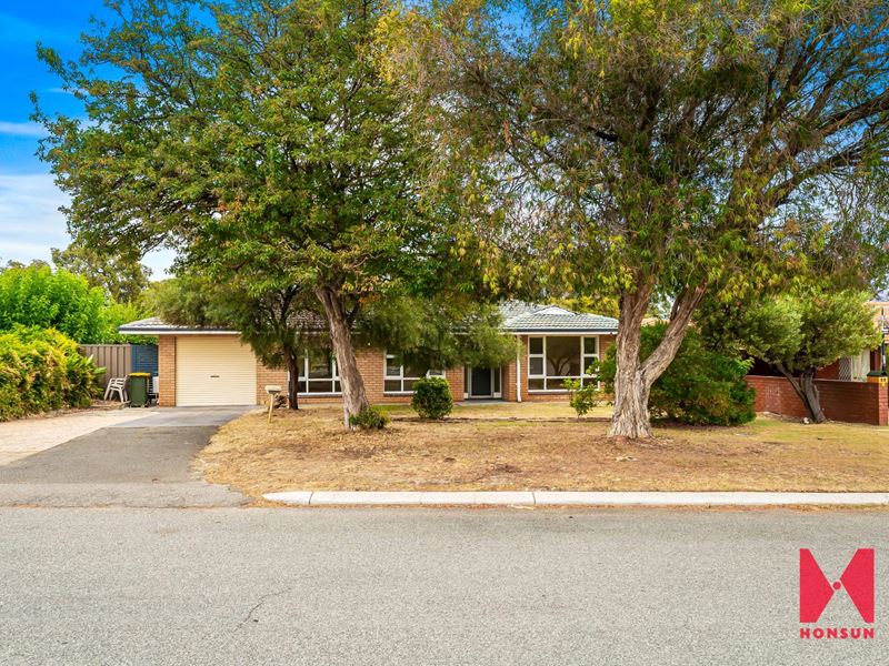 9 Crystal Brook Street, Dianella