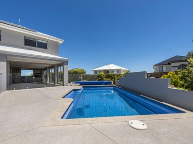 2 Caloundra Street, Secret Harbour WA 6173