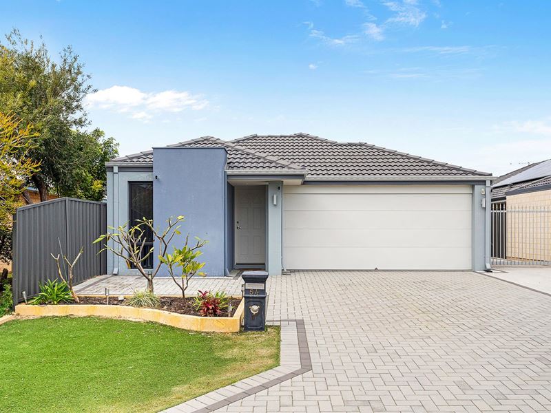 54 Benbecula Loop, Port Kennedy WA 6172