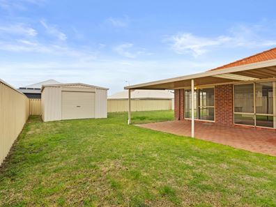 9 Pungura Road, Dalyellup WA 6230