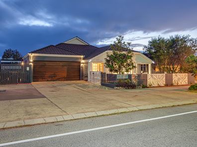 4 Shepperton Drive, Butler WA 6036