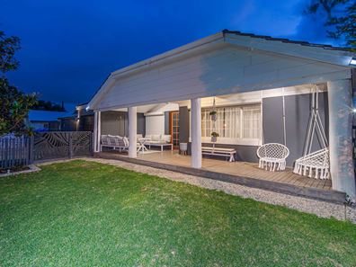 4 Shepperton Drive, Butler WA 6036