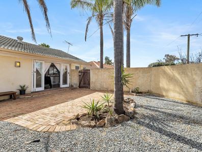 15A Buntine Way, Girrawheen WA 6064