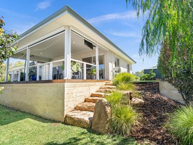 8 Kooraa Rise, Peppermint Grove Beach WA 6271