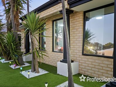 48 Simmonds Pass, Ellenbrook WA 6069