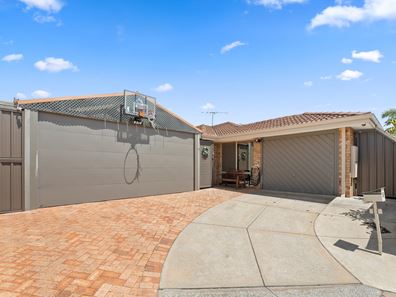 11 Manta Crt, Warnbro WA 6169