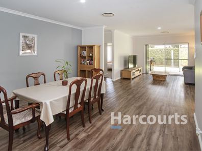 10 Tweed Street, Yalyalup WA 6280