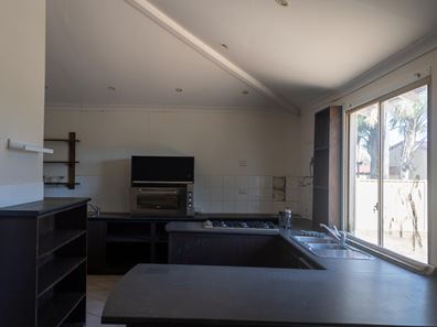 6 Ellis Road, Merredin WA 6415