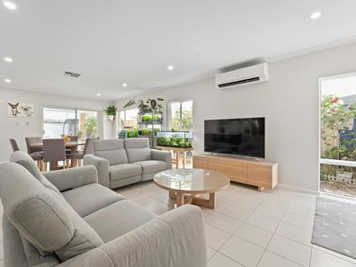 17 Wanderer Parkway, Baldivis WA 6171