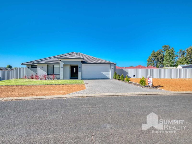 9 Jacaranda Loop, Collie