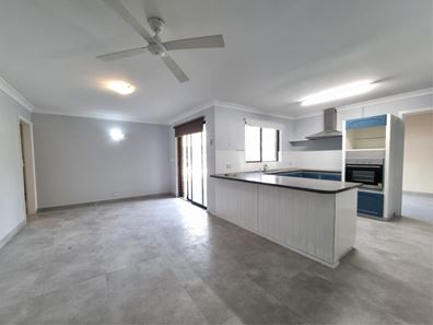 42 Holmes Road, Oakford WA 6121