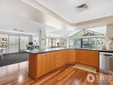 54 Minerva Loop, Success WA 6164