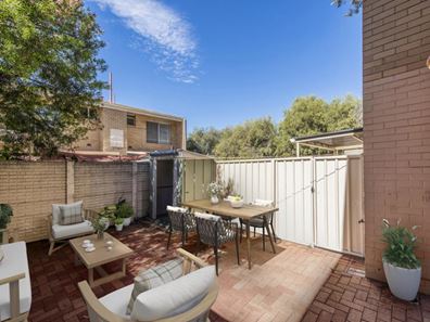 27/321 Harborne Street, Glendalough WA 6016
