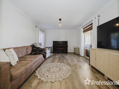 27B Wrotham Place, Marangaroo WA 6064