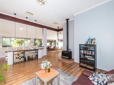 17 Pinewood Walk, Canning Vale WA 6155
