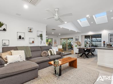 44 Bindoon Loop, Huntingdale WA 6110
