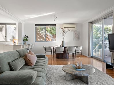 2/20 Mounts Bay Road, Crawley WA 6009