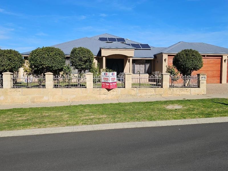 27 McMillan Drive, Dalyellup WA 6230