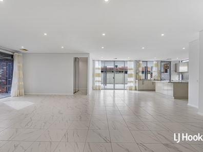 13 Dangerfield  Grove, Canning Vale WA 6155