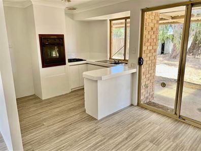 10 Ombersley Way, Coodanup WA 6210