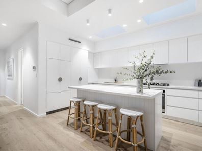 9A Lynton Street, Swanbourne WA 6010