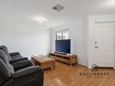 33 Amherst Road, Canning Vale WA 6155