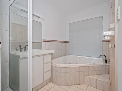 13 Blackburn Crescent, Tarcoola Beach WA 6530