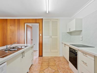 44 Janis Street, Halls Head WA 6210