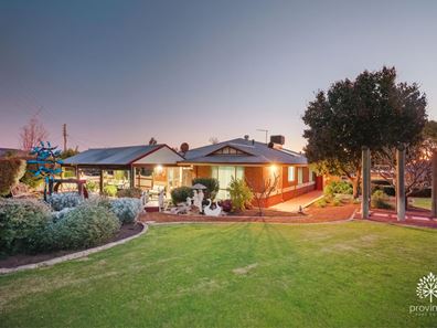 15 Prichard Road, Greenmount WA 6056